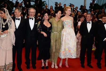 Jaf inimaginabil la Cannes! Bijuteria de 2 milioane de euro furata la festival - FOTO Jaf inimaginabil la Cannes! Bijuteria de 2 milioane de euro furata la festival - FOTO