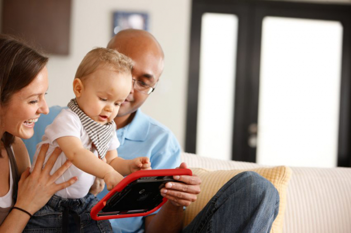 7 motive pentru care n-ar trebui sa-ti lasi copiii cu tablete, mobile si computere 7 motive pentru care n-ar trebui sa-ti lasi copiii cu tablete, mobile si computere
