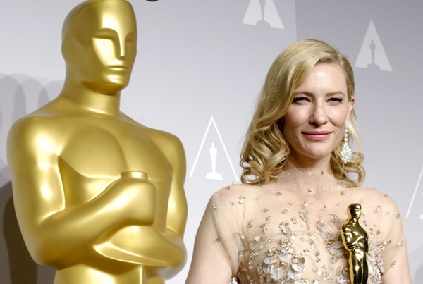 Cea mai scumpa aparitie din istoria Oscarurilor! Cat costa rochia lui Cate Blanchett - FOTO Cea mai scumpa aparitie din istoria Oscarurilor! Cat costa rochia lui Cate Blanchett - FOTO