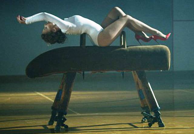 Kylie Minogue se mangaie lasciv cu o femeie in noul sau clip! Vezi cat de sexy e in "Sexercise" - VIDEO Kylie Minogue se mangaie lasciv cu o femeie in noul sau clip! Vezi cat de sexy e in "Sexercise" - VIDEO