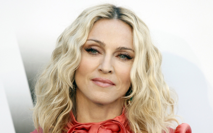 Madonna socheaza lumea intreaga cu o poza dezgustatoare! Fanii ii scriu:"Esti chiar scarboasa" Madonna socheaza lumea intreaga cu o poza dezgustatoare! Fanii ii scriu:"Esti chiar scarboasa"