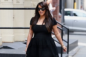 Cu lenjeria intima la vedere in luna a 6-a de sarcina! Ipostaza jenanta in care a aparut Kim Kardashian
