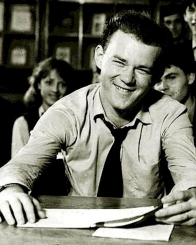Ionica Din Filmul Liceenii De Nerecunoscut La 54 De Ani Actorul Este Schimbat Total