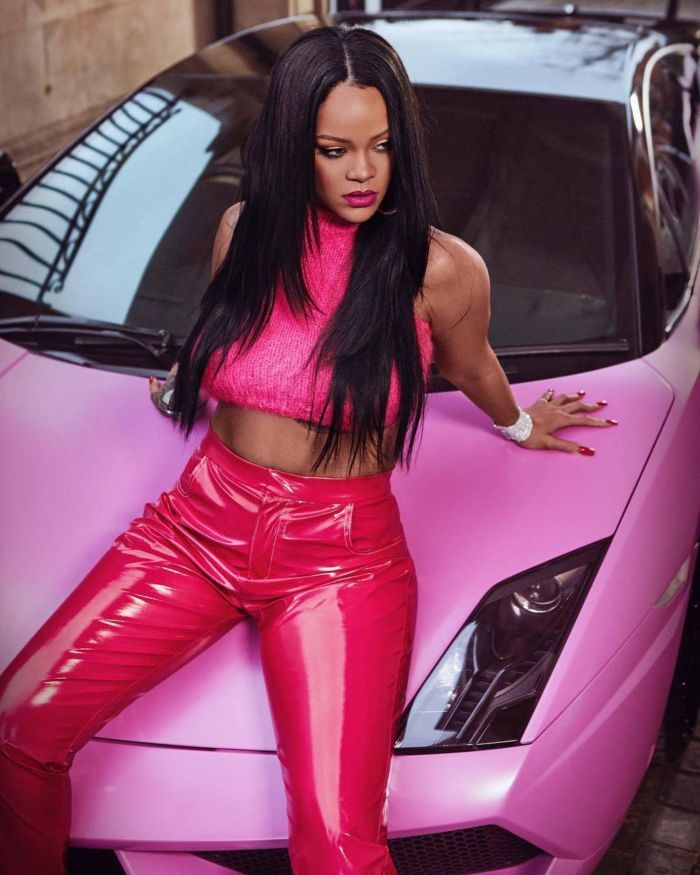 Cântăreața de pierdere în greutate Rihanna spune că nu se poate opri din scăderea kilogramelor