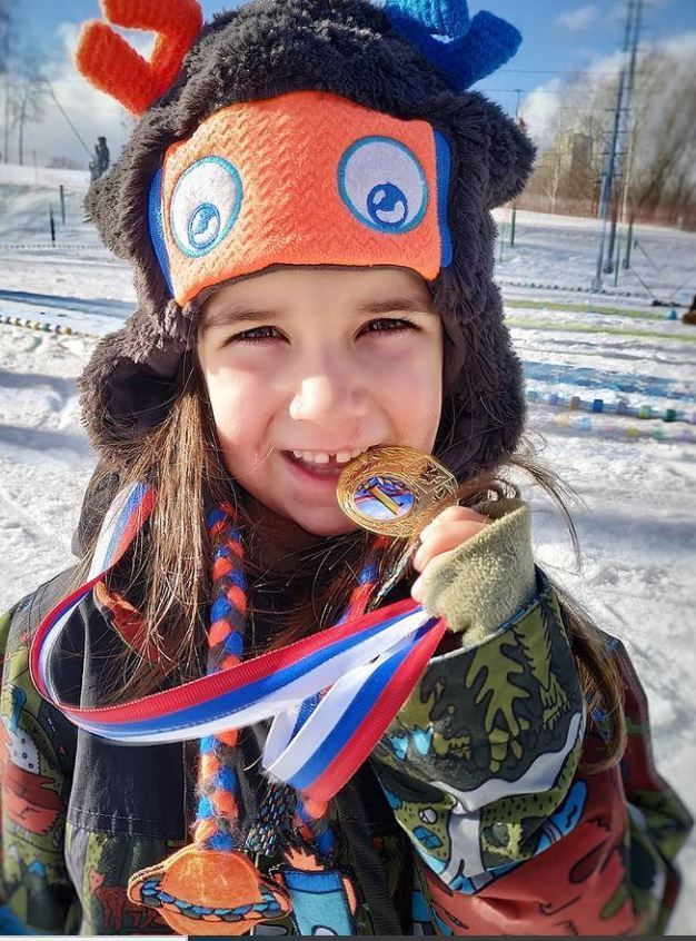 La doar 7 ani bate record dupa record intr-un sport foarte dificil