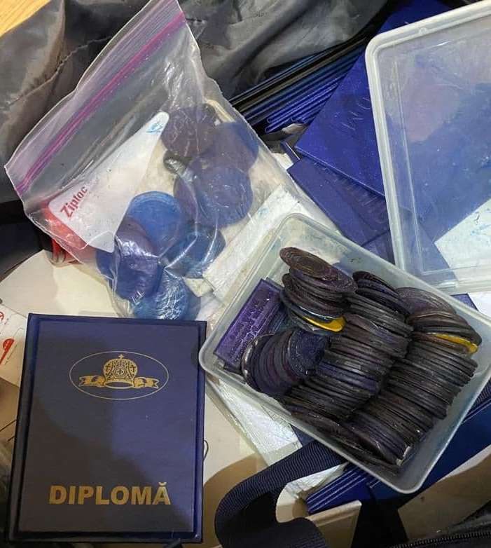 FOTO// Sclavi moldoveni pe șantierele din Franța. Erau impuși să lucreze cu acte false