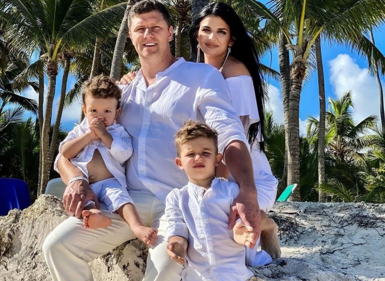 Sarbatoare in familia Cristinei Croitoru! Baietelul interpretei a ...