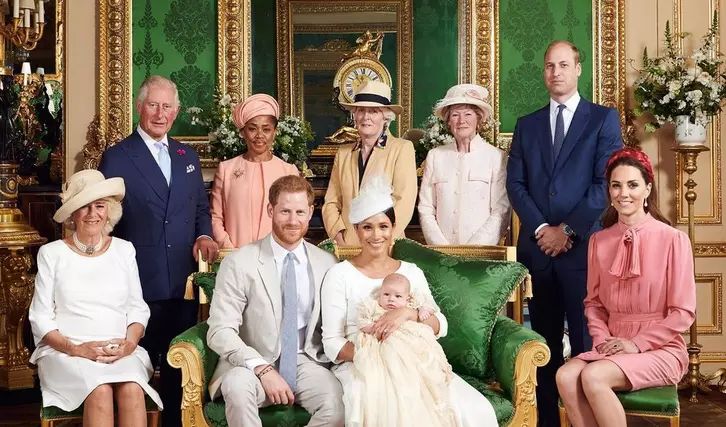 Familia regala britanica a impartasit imagini de colectie cu Archie, care a  implinit trei ani - FOTO