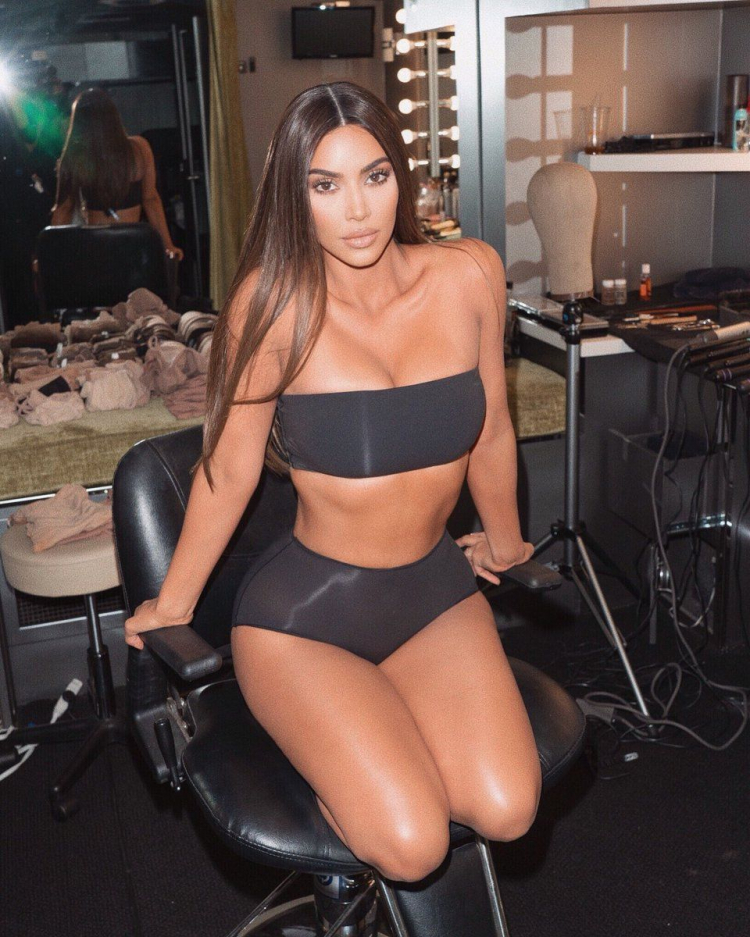 Kim Kardashian A Castigat Un Milion De Dolari Vezi Ce A Facut Foto 7788