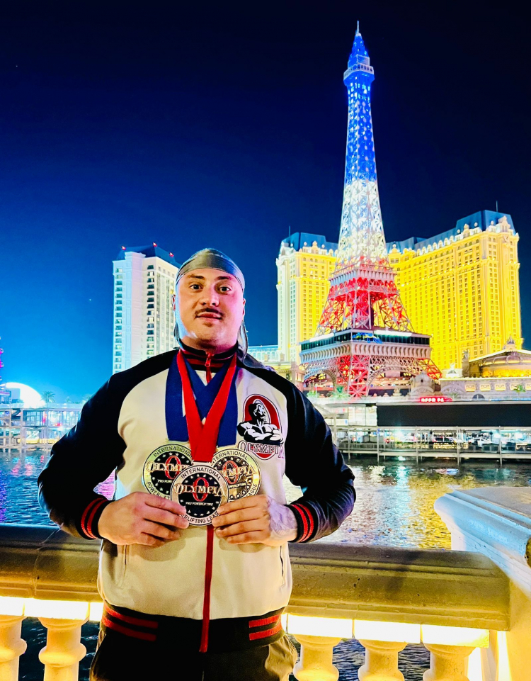 Deși a obținut două medalii de aur și una de argint la Mister Olympia ...