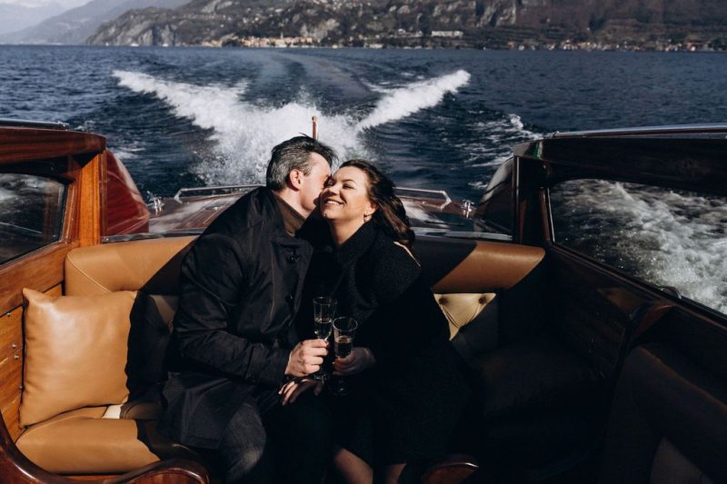 Dupa ce a organizat peste 300 de cereri in casatorie, i-a venit si ei randul. Cristina Postolachi a spus "DA", intr-un loc de vis pe Lacul italian Como: "Inevitabil mi-au dat lacrimi si chiar am trait cu adevarat acea emotie plina de euforie, dragoste si fericire" - VIDEO