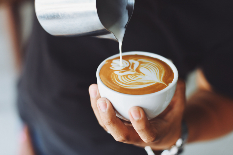 Tii post, dar nu poti renunta la o ceasca de cafea cu lapte? Incearca laptele vegetal pe care il poti prepara chiar la tine acasa, SIMPLU si USOR - VIDEO