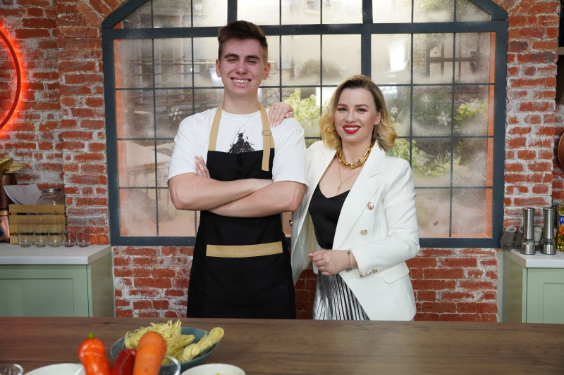 Mama si fiul - battle in bucatarie! Ce vor gati Bogdan si Diana Voevutki la Gusturile se Discuta - VIDEO