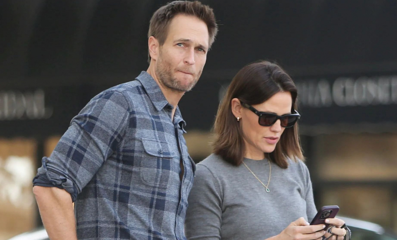 Cum a reacționat John Miller, iubitul lui Jennifer Garner, după ce a văzut imaginile în care aceasta și Ben Affleck apar în ipostaze tandre