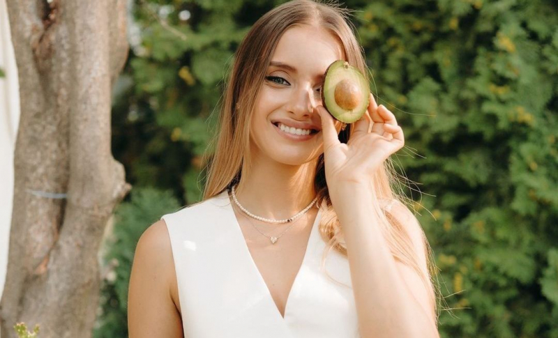 Ai crede că e doar un desert, dar corpul tău îți va mulțumi zile la rând! Colagen Jelly, rețeta funcțională recomandată de nutriționista Carolina Costin - VIDEO