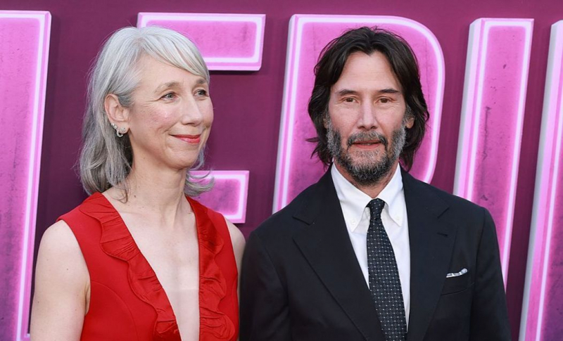 Keanu Reeves, nuntă în secret cu Alexandra Grant? Detaliul care le-a atras atenția fanilor la cel mai recent eveniment la care cuplul a făcut paradă de gesturi tandre - FOTO