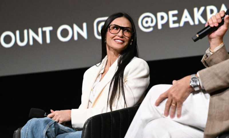 Demi Moore, apariție de senzație în cadrul unui eveniment monden. Ce ținuta a purtat actrița în vârstă de 62 de ani - FOTO