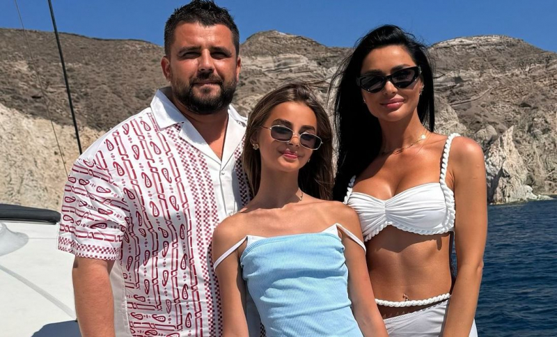 Soare, mare și relaxare! Familiile Melnic și Maxian și-au organizat o vacanță de vis în Santorini - FOTO/VIDEO
