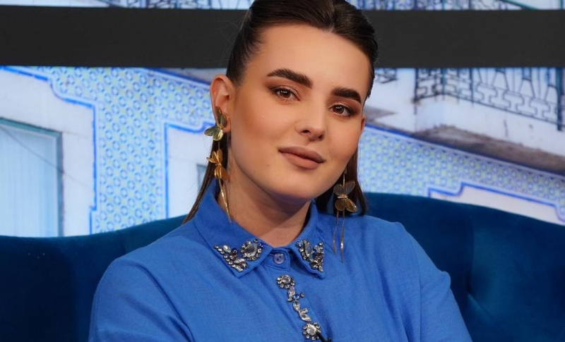 Lia Tăburcean a pus capăt speculațiilor despre problemele din cuplu! Interpreta a publicat o fotografie rară alături de soț și cei doi fii - FOTO
