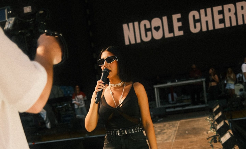 Nicole Cherry a cântat în deschiderea concertului lui Jennifer Lopez, la București. Primele declarații după show-ul incendiar de seara trecută: „A fost ceva mare pentru mine”