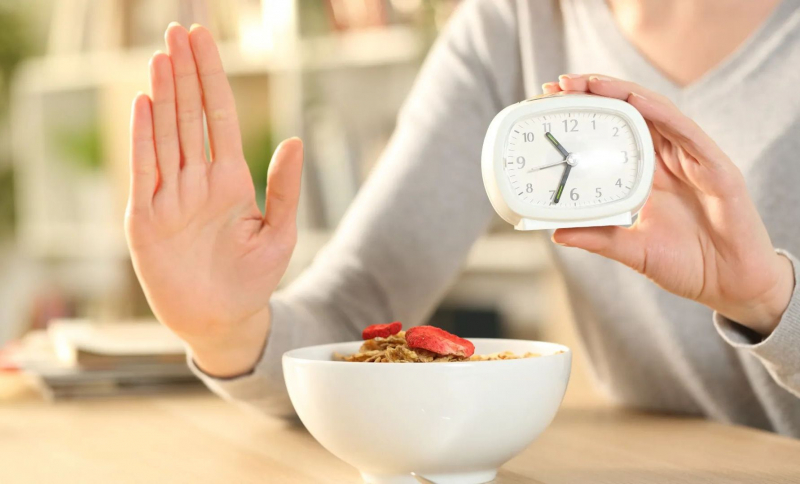 Dieta preferată de slăbit a multora dintre noi, desființată de ultimele studii. Ce au spus cercetătorii despre postul intermitent