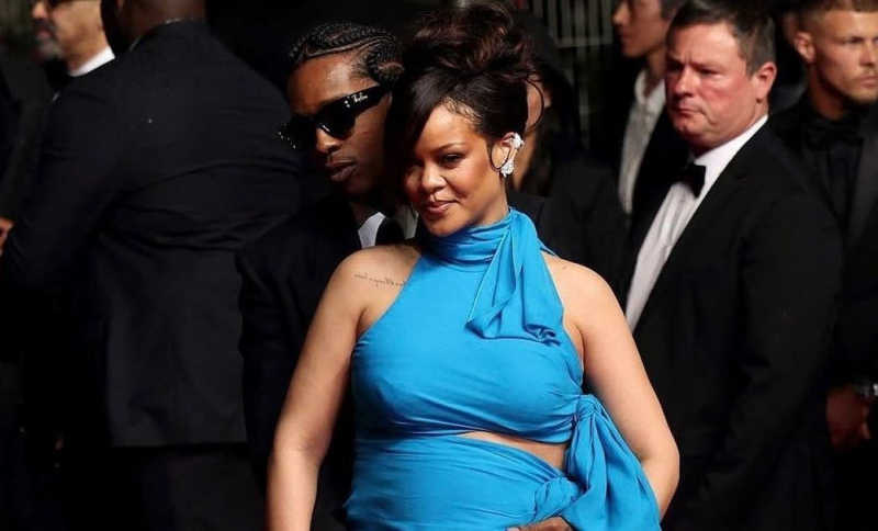 Rihanna, ironizată de internauți pentru ținuta bizară cu care s-a plimbat pe străzile din Los Angeles: „Concediază-ți imediat stilistul!” - FOTO