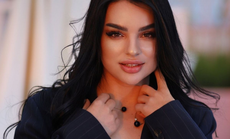 Mihaela Cavcaliuc și Ștefan Drăguș - nașii bogătașii! La o lună de la nunta lor au devenit părinți spirituali - FOTO