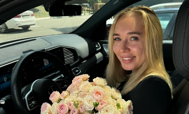 Katy Black, la limita răbdării, răspunde internauților: „Nu pot să mai am copii, nu mai pot, gata! Nici fete, nici băieți, nici gemeni, nici tripleți” - VIDEO