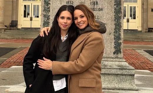 Andreea Marin și-a ajutat fiica să se instaleze în campusul Universității Cornell. Cum arată camera de studentă a Violetei - FOTO