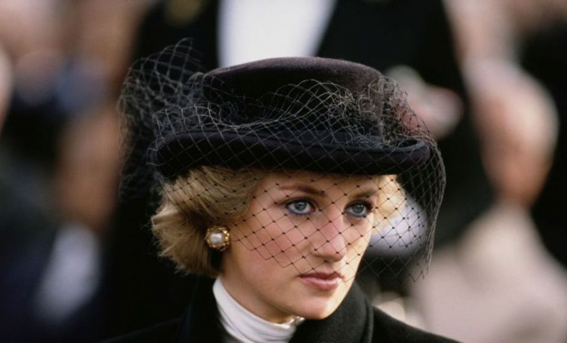 Ce se află în capsula timpului îngropată de Prințesa Diana. A fost dezgropată după 34 de ani
