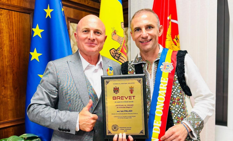 Emoții de nedescris pentru Ion Paladi! Interpretul a primit titlul de „Cetățean de Onoare” al raionului Sîngerei - FOTO
