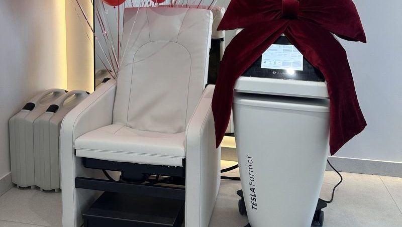 Visezi la un corp perfect, sănătos şi o reabilitare post natală cât mai rapidă? Iată unde poți testa Tesla Former, cel mai revoluționar dispozitiv care acționează direct asupra musculaturii - VIDEO