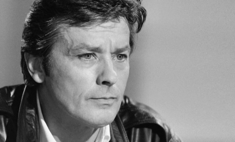 Copiii lui Alain Delon se dau în judecată unul pe altul pentru averea legendarului actor. Ce a lăsat prin testament