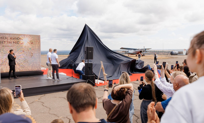 A fost inaugurat primul avion construit integral în Republica Moldova! Cine sunt oamenii din spatele acestui proiect îndrăzneț și cum arată aeronava - VIDEO