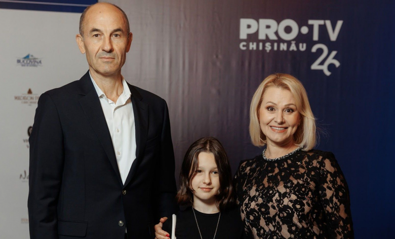 Mămici și tătici, la braț cu cei mici! Cine dintre vedete a venit la aniversarea Pro TV Chișinău împreună cu copiii lor - FOTO
