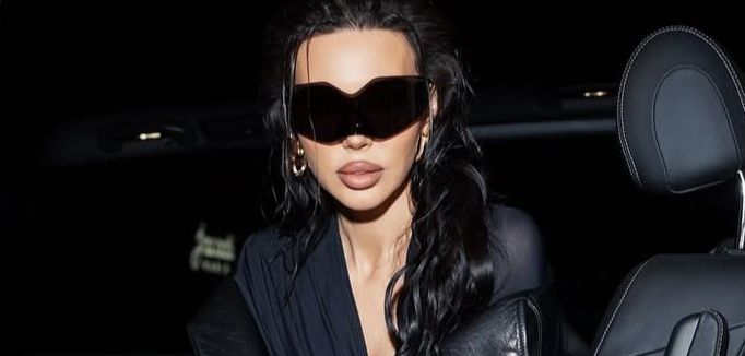 Din ce țară provine influencerița pe care mulți au confundat-o cu Kim Kardashian la Paris? A făcut furori într-o ținută de la Balenciaga
