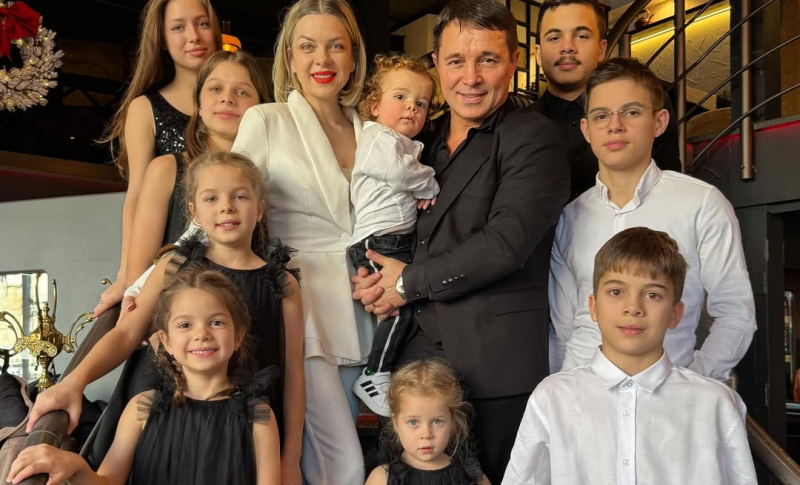 Sărbătoare în familia Cârnaț: „Ești lumina noastră cu cel mai pur zâmbet” - FOTO