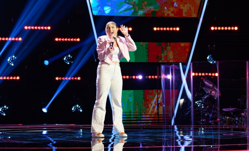 Andreea Mareș a așteptat să împlinească 16 ani pentru a-și transforma visul în realitate! Cum s-a descurcat adolescenta la audițiile pe nevăzute de la Vocea României - VIDEO
