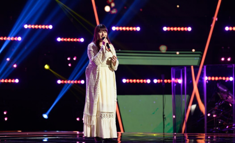 Ioana Moldovan, tânăra de 18 ani care visează să vindece oamenii prin muzică, a întors trei scaune la Vocea României 2025: „Ai durere în voce, ai știut să cânți piesa asta!” - VIDEO