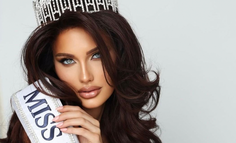 O concurentă la Miss SUA 2025, care suferă de alopecie, a renunțat la perucă în timpul defilării. A ținut totul în secret până acum - FOTO