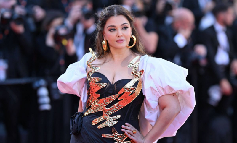 Horoscop 1 noiembrie 2025, cu Neti Sandu. Zodia care va intra la cheltuieli