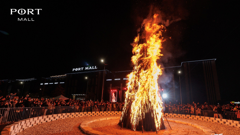 Start promoțiilor BLACK FIREDAYS! PORT MALL a aprins pentru al doilea an la rând Cel Mai Mare Rug din Țară - VIDEO
