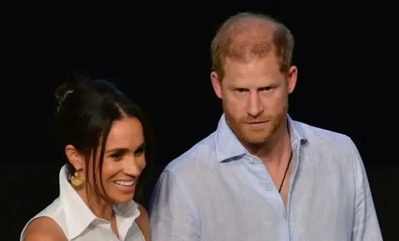 O filmare din intimitatea cuplului Meghan Markle - Prințul Harry, studiată de experții în limbaj corporal: „Semn al tensiunii interioare”. Ce s-a întâmplat în relația lor 