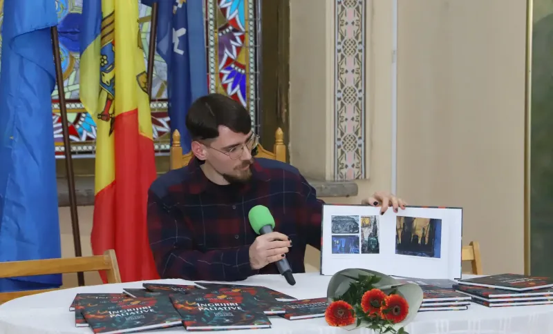 Ioan Vasile Postică își prezintă prima expoziție personală „Casa Mare” la Chișinău! Află cum tânărul pictor basarabean a realizat conexiunea de artă vizuală și literatură - VIDEO