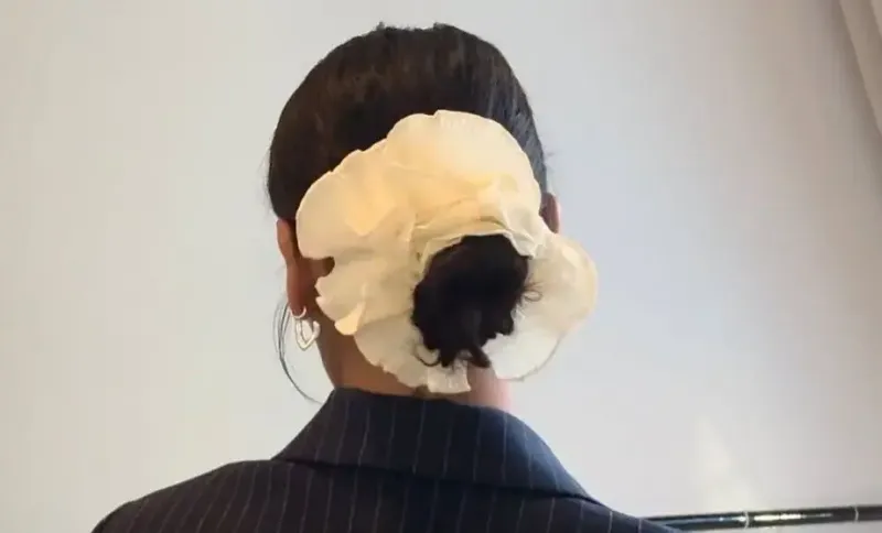 Celebra artistă, care a făcut ravagii pe scenă în urmă cu doar câțiva ani, a anunțat că este însărcinată pentru prima oară și logodită. După ce a dispărut din lumina reflectoarelor, a revenit cu vestea cea mare: „În dragoste suntem noi”