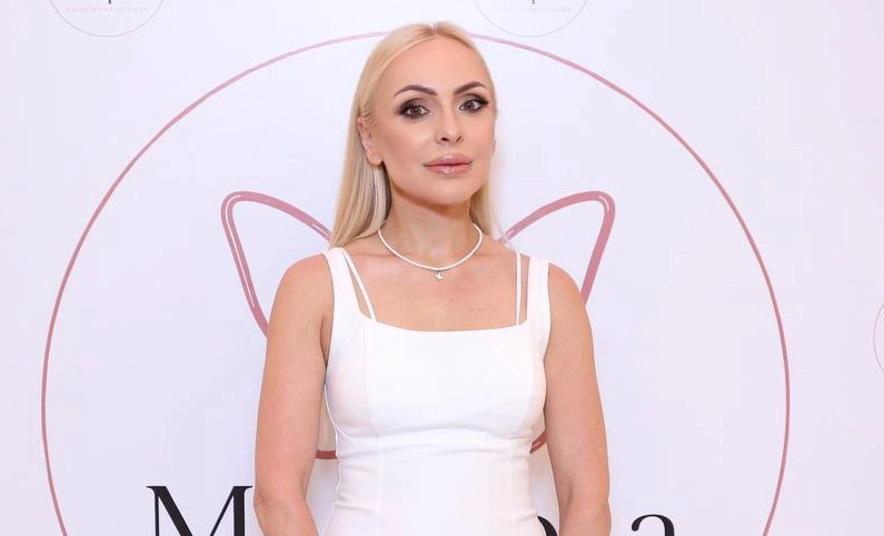 #FASHIONFRIDAY cu Xenia Bugneac: Cum alegem accesoriile pentru ținute pastel