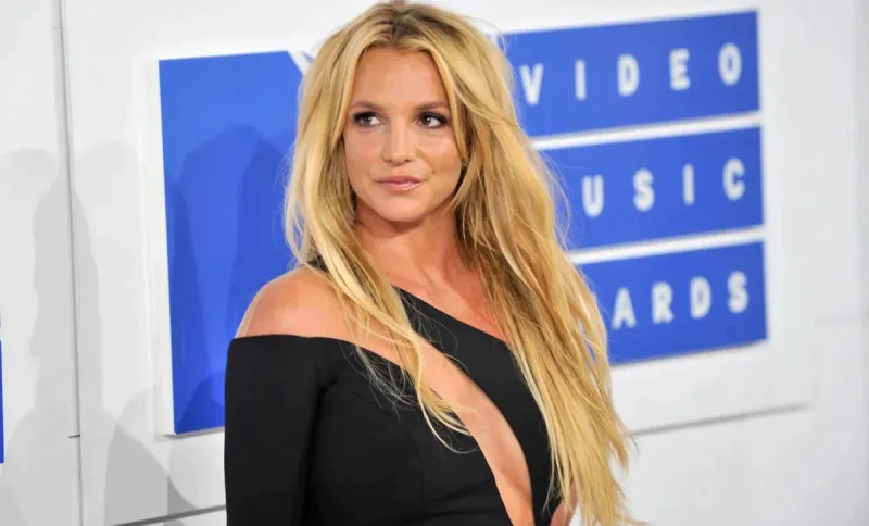 Fiii lui Britney Spears au pășit pentru prima dată pe podiumul de modă, stârnind reacții aprinse în mediul online - VIDEO