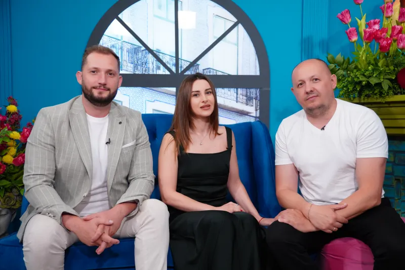 Elvi’s Band bifează o premieră cu primul duet dedicat mirilor. Alina Crai dezvăluie cum este relația cu colegii săi - VIDEO