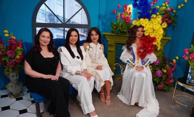 Tradițiile moldovenești, transformate în artă pură. Valentina Safadi a creat o simbioză din flori, spice de grâu și struguri, toate realizate din păr - VIDEO