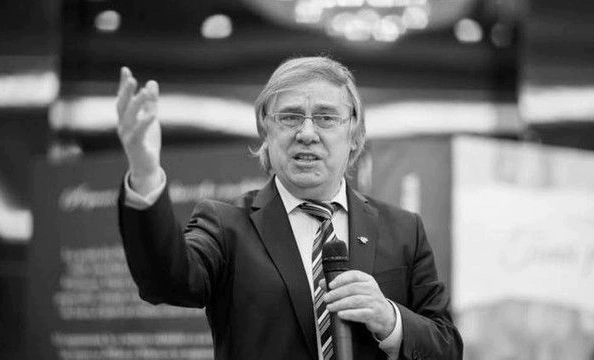 Nicolae Dabija ar fi împlinit 78 de ani. Mesaje emoționante transmise de fiica scriitorului, interpretul Fuego și fina sa de botez, Nicoleta Fiodorov - FOTO